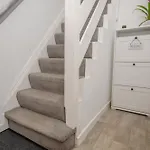 Stylish 91sqm Victoria 2 Bedroom Apartamento