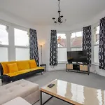 Stylish 91sqm Victoria 2 Bedroom