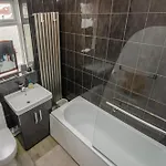 Stylish 91sqm Victoria 2 Bedroom *