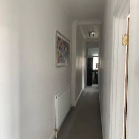 Stylish 91sqm Victoria 2 Bedroom Бристоль