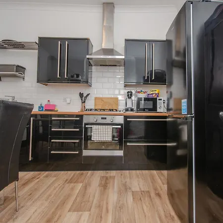 Stylish 91sqm Victoria 2 Bedroom Apartamento