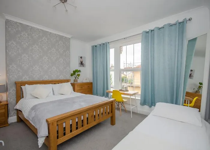 Stylish 91sqm Victoria 2 Bedroom Lejlighed