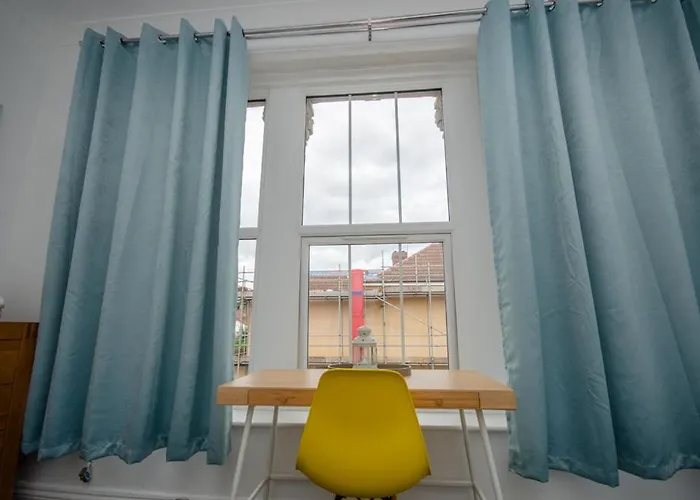 Stylish 91sqm Victoria 2 Bedroom *