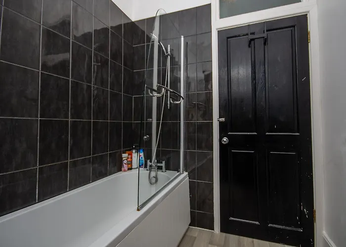 Stylish 91sqm Victoria 2 Bedroom