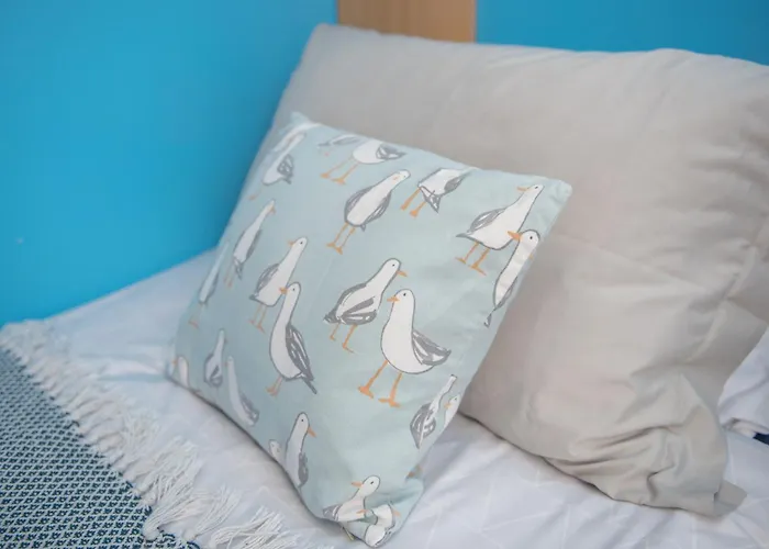 Stylish 91sqm Victoria 2 Bedroom Lejlighed *