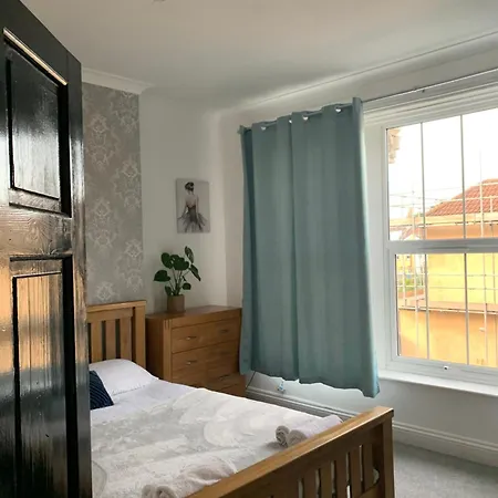Stylish 91sqm Victoria 2 Bedroom Bristol