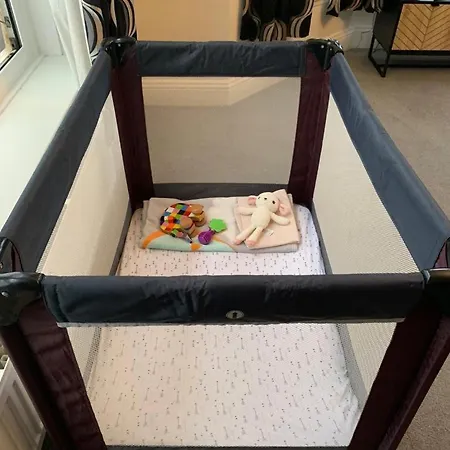 Stylish 91sqm Victoria 2 Bedroom *