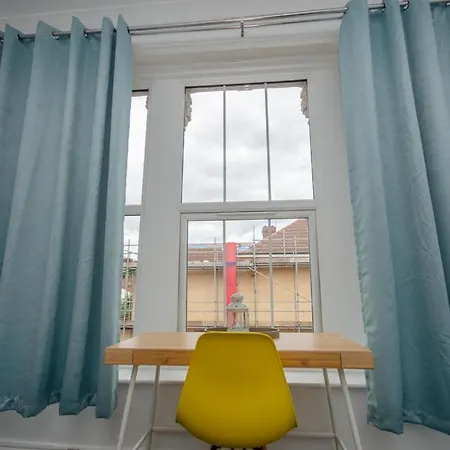 Stylish 91sqm Victoria 2 Bedroom *