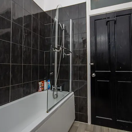 Stylish 91sqm Victoria 2 Bedroom