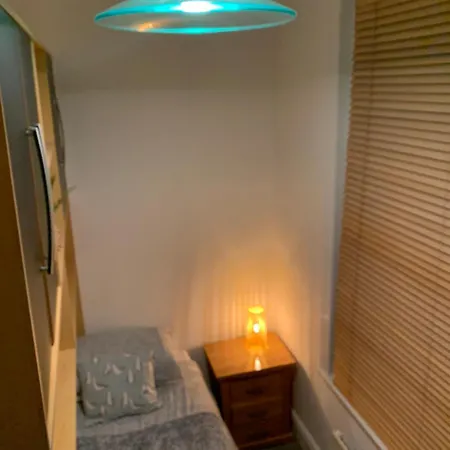 Stylish 91sqm Victoria 2 Bedroom *