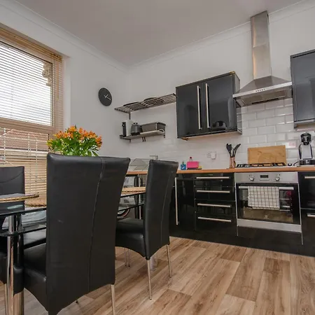 Stylish 91sqm Victoria 2 Bedroom