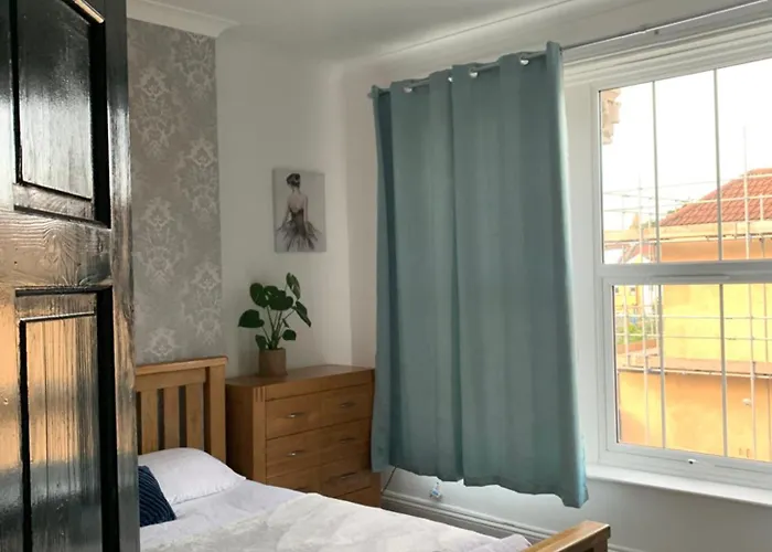 Stylish 91sqm Victoria 2 Bedroom 브리스틀